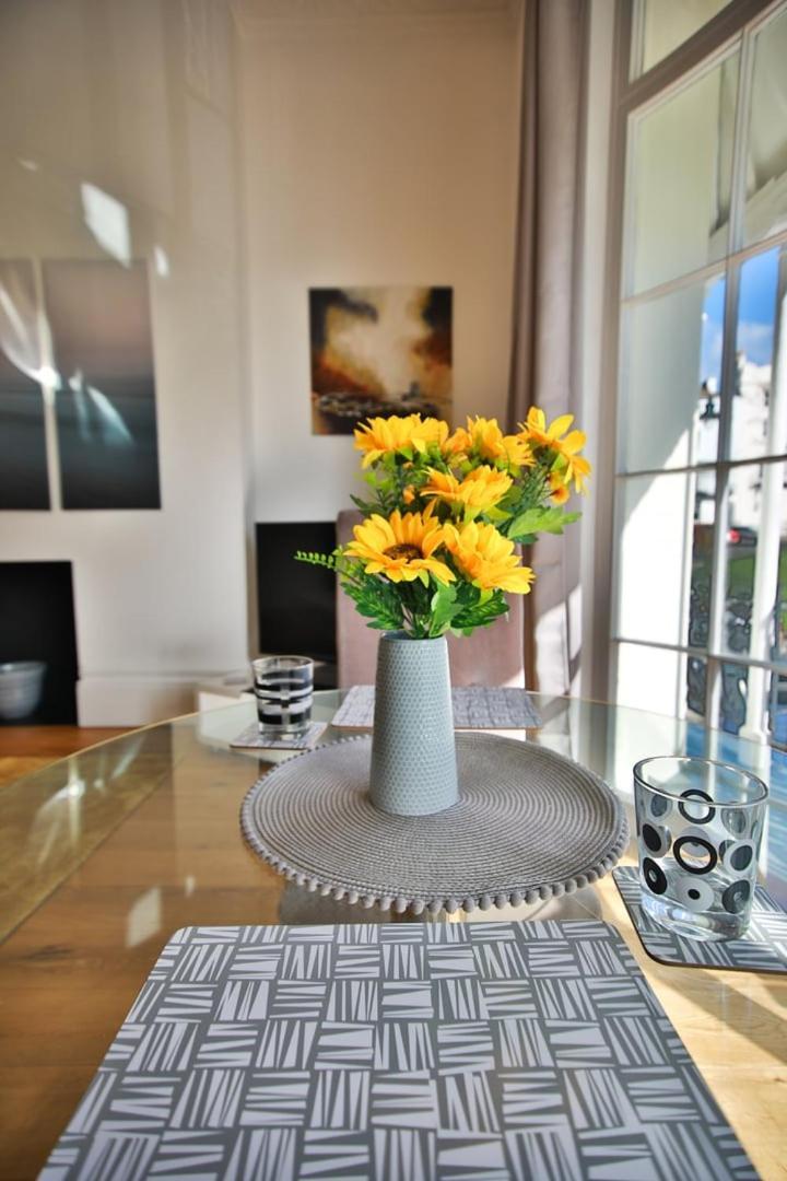 40B Wellington Suites เฮสติงส์ ภายนอก รูปภาพ
